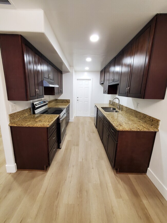 Foto del edificio - 2837 E Jackson Ave