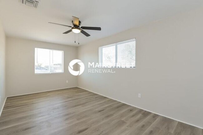 Foto del edificio - 4634 E 13th St