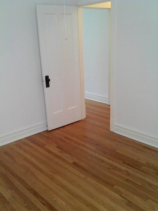 Foto del edificio - 6813 N Overhill Ave
