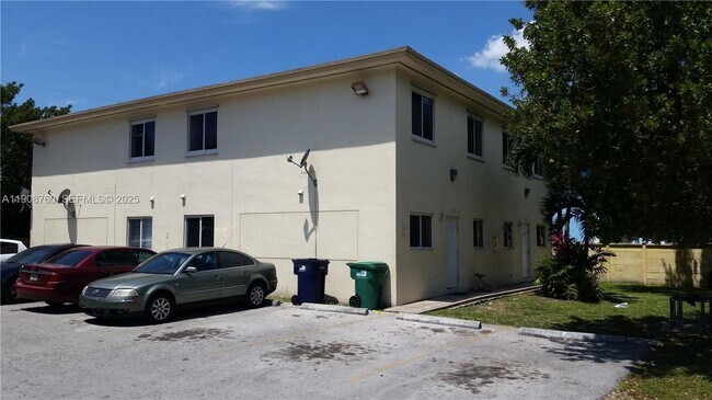 Foto del edificio - 13950 NE 2nd Ave