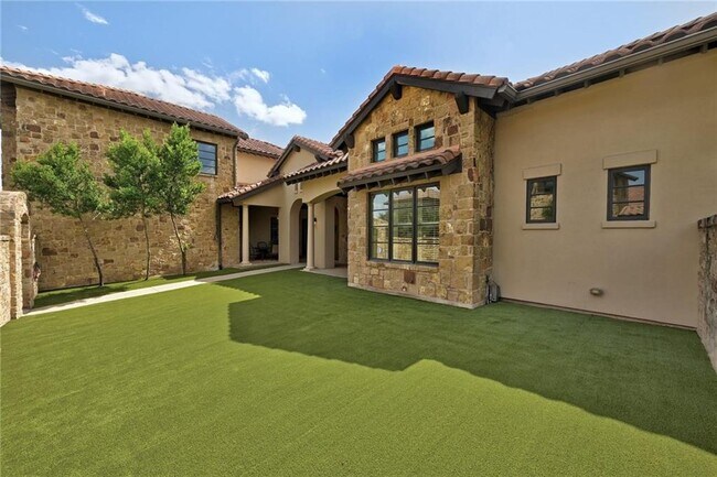 Building Photo - 9100 Calera Dr