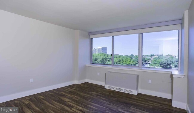 Foto del edificio - 2200 Benjamin Franklin PKWY Unit 2B-W1910