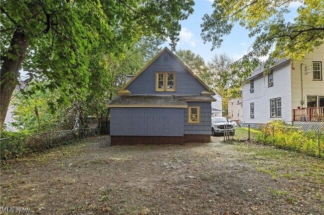 Foto del edificio - 374 Gibbs Pl