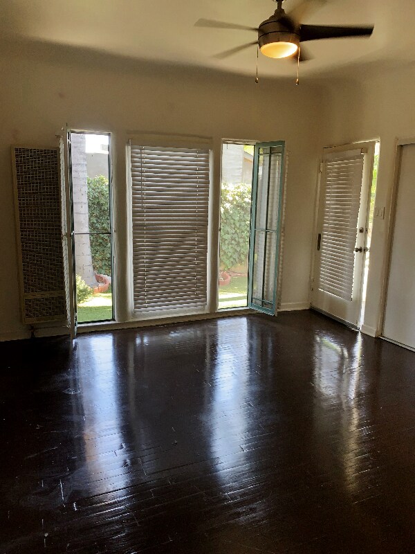 Building Photo - 806 1/5 N Poinsettia Pl