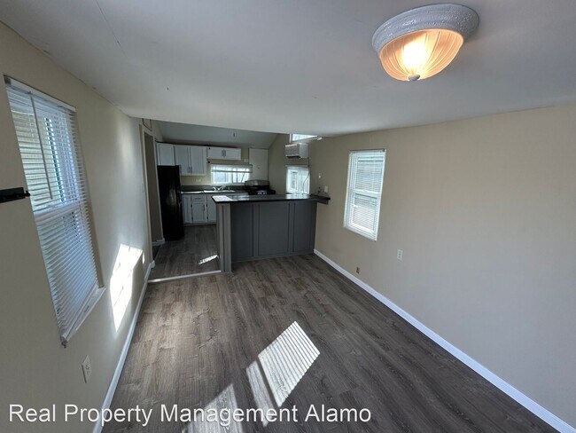 Foto del edificio - 1 br, 1 bath House - 1000 Kayton Avenue