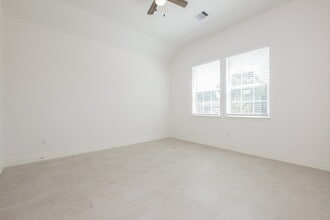 Building Photo - 2303 Cunningham Dr