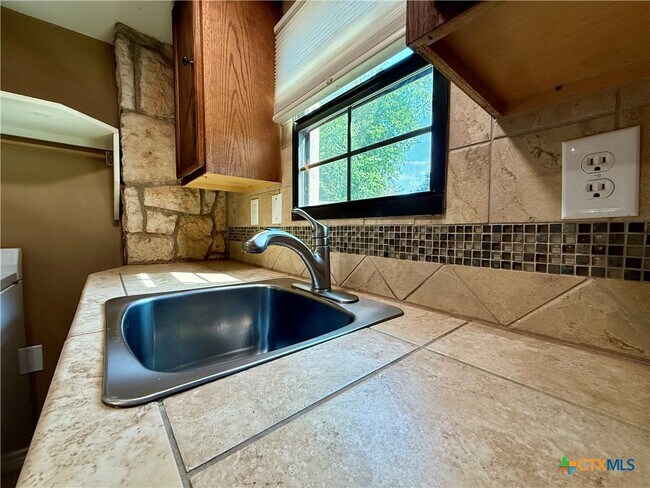 Foto del edificio - 1133 Belvin St