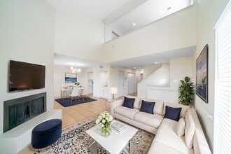 Building Photo - 7847 Green Lawn Dr