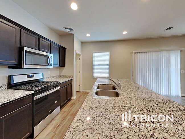 Building Photo - 4534 W Saddlebush Way San Tan Valley AZ