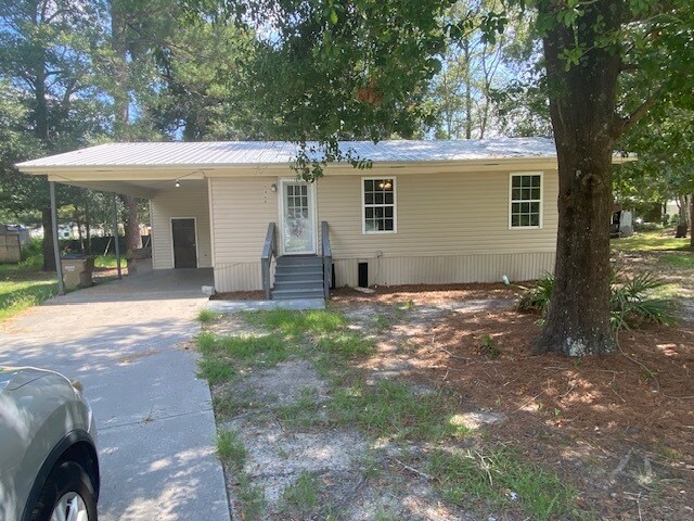 Front - 1468 Shanna Dr