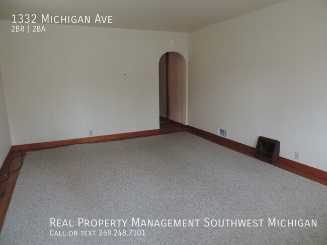 Foto del edificio - 3 Bedroom/ 1.5 Bath with detached 1 car ga...