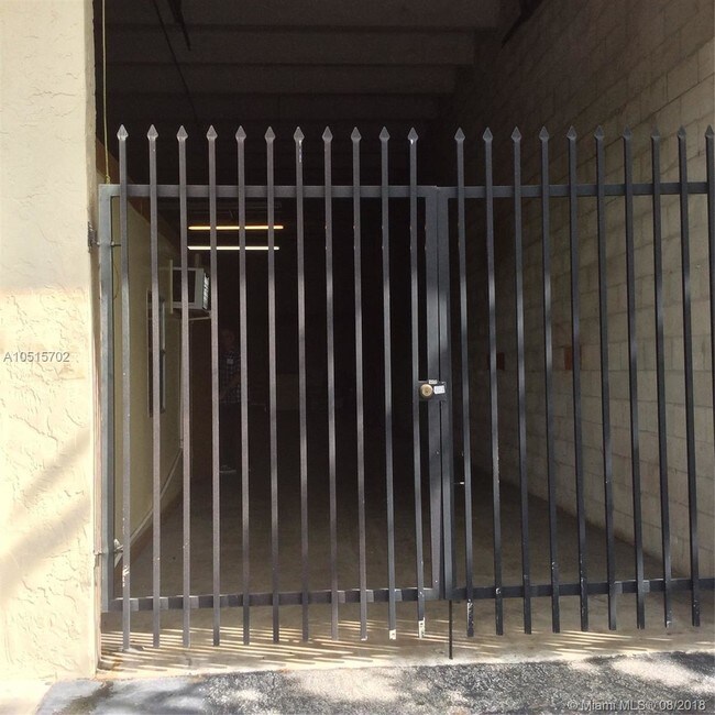Foto del edificio - 8430 NW 61st St