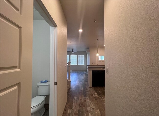 Building Photo - 550 Kamaaha Ave