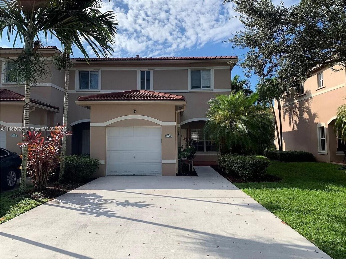 7782 N Southwood Cir, Davie, FL 33328 Townhome Rentals in Davie FL