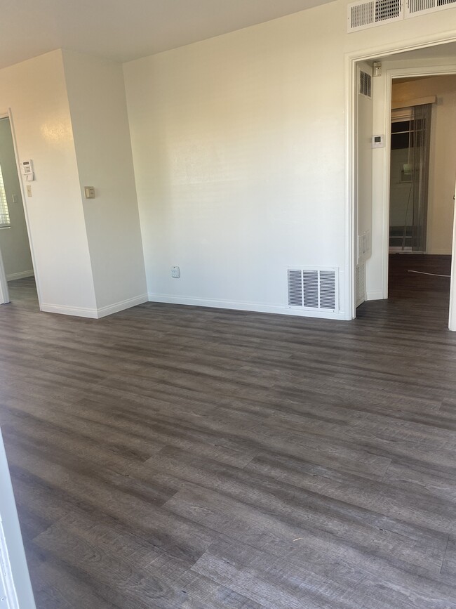 Foto del edificio - 309 Griffiths St