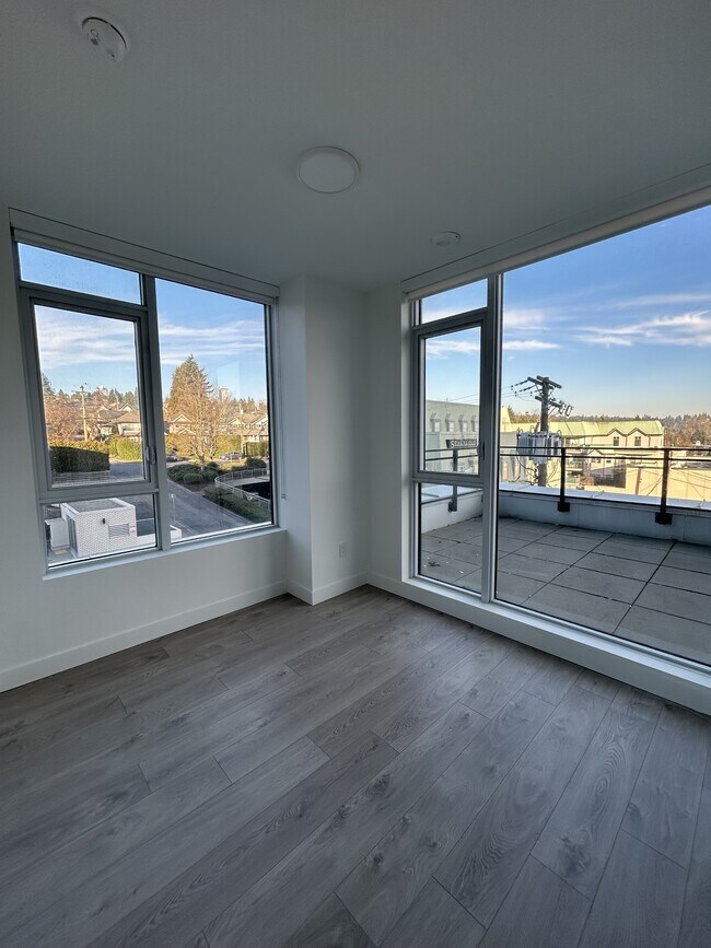 Photo du bâtiment - 901-901 Lougheed Hwy.