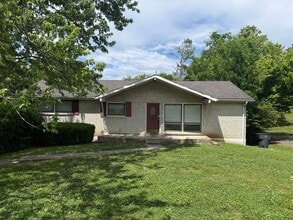 Building Photo - 256 Willow Ln