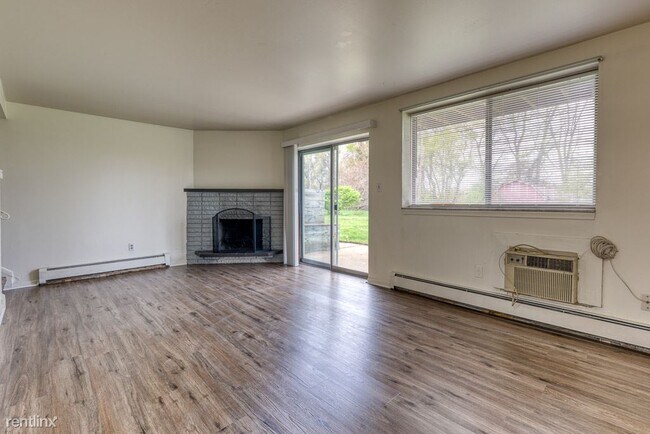 Building Photo - 2 br, 1.5 bath Townhome - 162 Summit View Ct