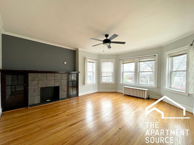 Building Photo - 3540 N Lowell Ave