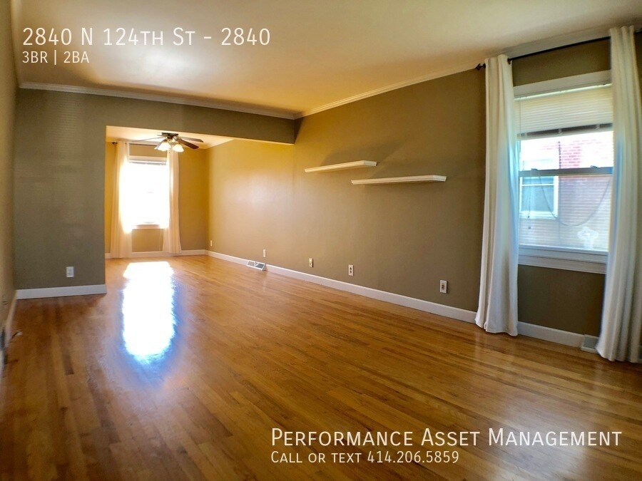 2840 N 124th St, Wauwatosa, WI 53222 House Rental in Wauwatosa, WI