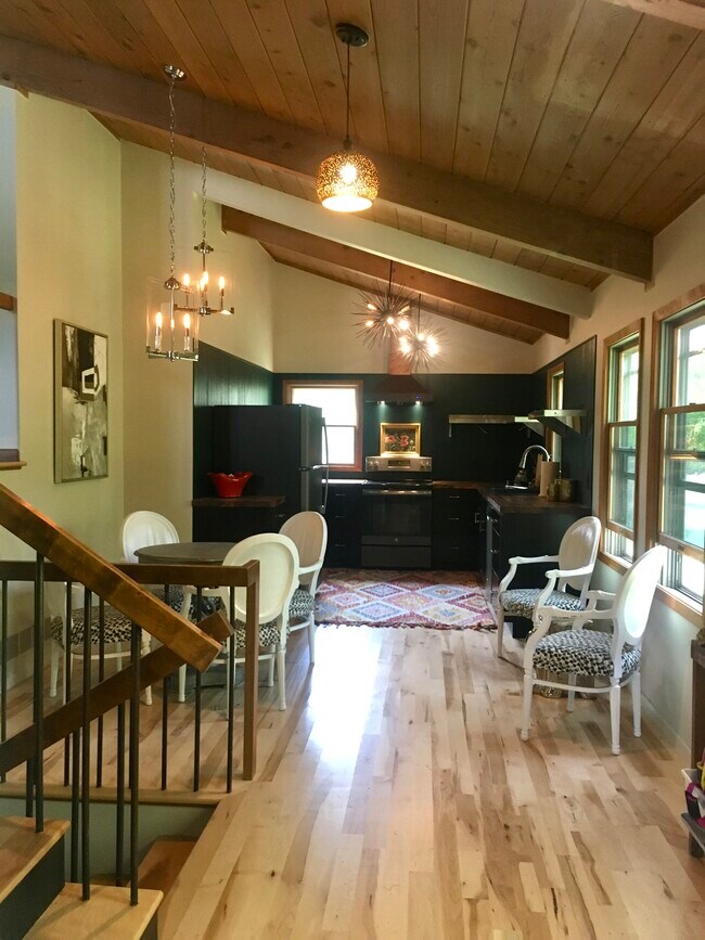 Foto del edificio - 864 Crane Hill Trail