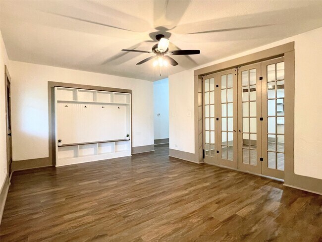 Foto del edificio - 210 Crescent Dr