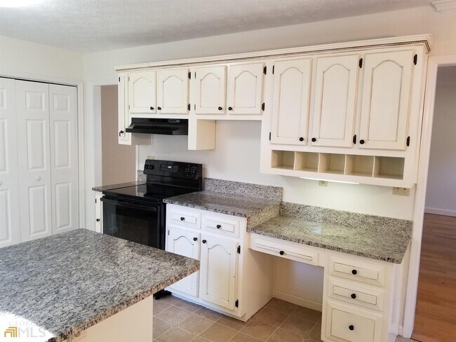 Building Photo - 217 Windgate Ct