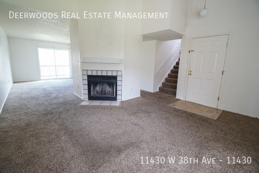 Primary Photo - Spacious 3 Bedroom, 1.5 Bathroom - In Unit...