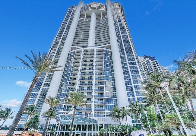 Building Photo - 18101 Collins Ave