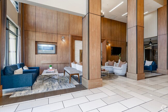 Oficina de arrendamiento - 1105 Town Brookhaven Apartments