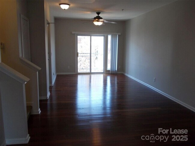 Building Photo - 641 Raphael Place