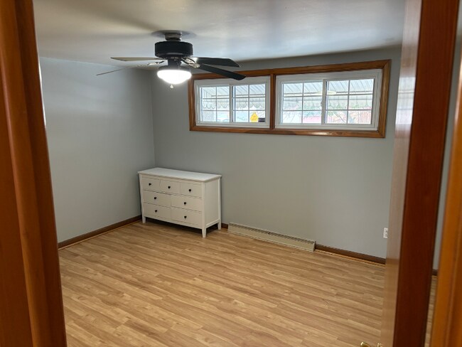 Building Photo - 1292 Zwick Ave