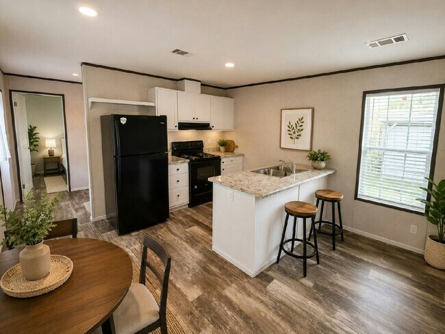 Building Photo - 157 Lakeside Garden Cir