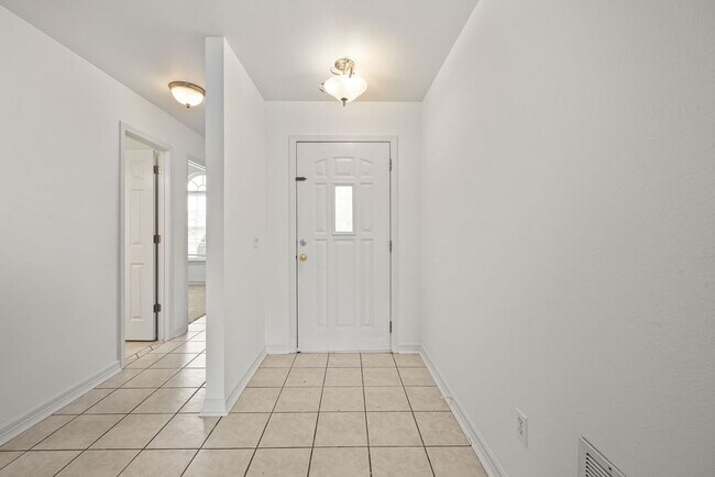 Foto del edificio - Charming Bentonville Home with Spacious Layout & Great Location