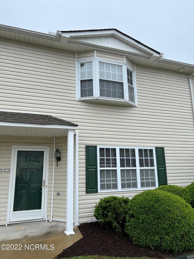 2360 Vineyard Dr, Winterville, NC 28590 Townhome Rentals in