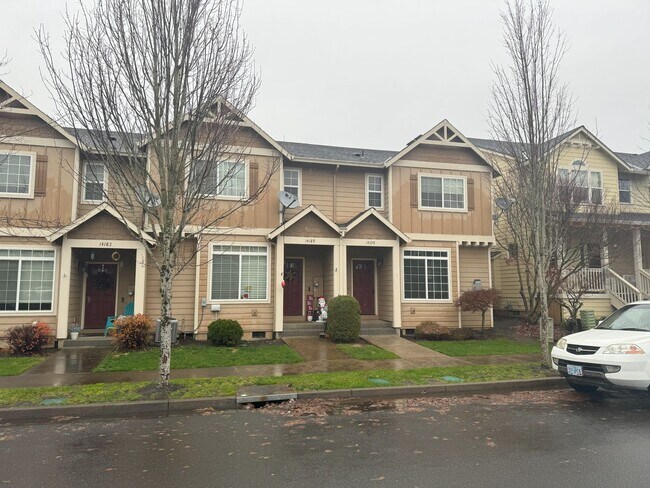 Foto del edificio - Townhome in Quiet Neighborhood