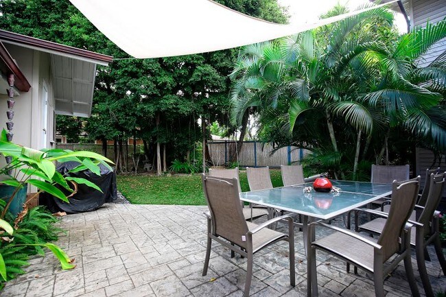 Foto del edificio - 21 N Kalaheo Ave