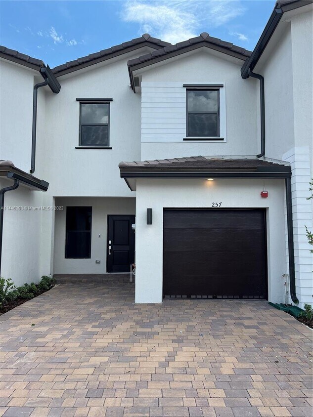 245 SW 159th Terrace, Pembroke Pines, FL 33027 Townhome Rentals in