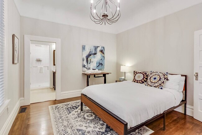 Foto del edificio - 2207 E 21st St