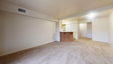 Building Photo - Gull Prairie/Gull Run Apartments and Townhomes