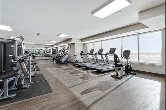 Foto del edificio - 400 Renaissance Blvd