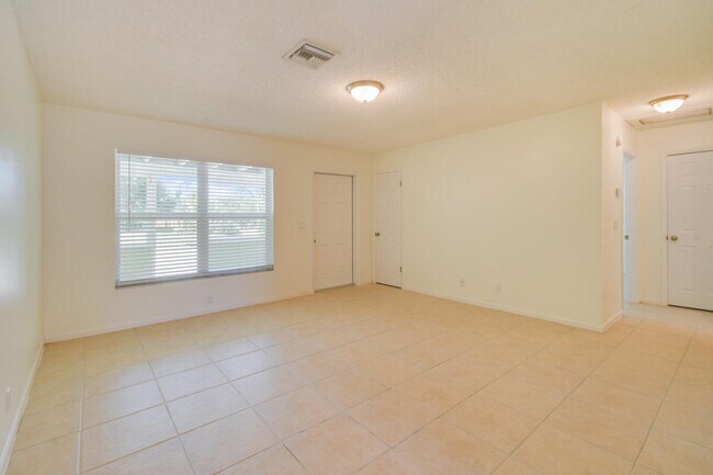 Foto del edificio - 8839 SE Hobe Ridge Ave