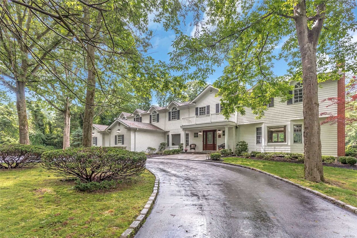 Primary Photo - 343 Oyster Bay Road