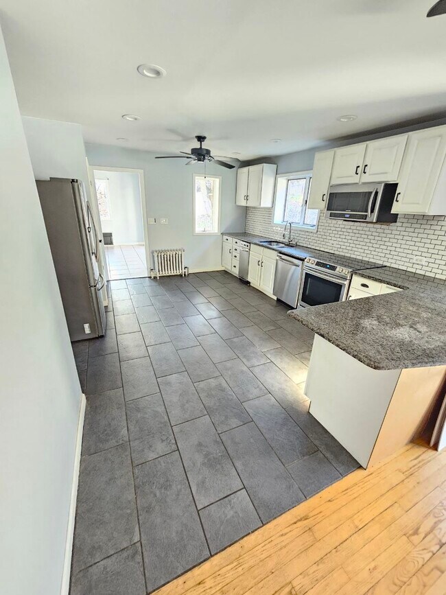 Building Photo - 1433 NY-208
