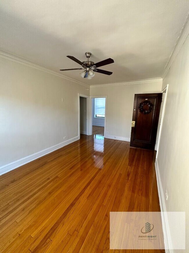 Foto del edificio - 4055 N Elston Ave