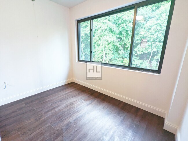 Building Photo - Alderton St