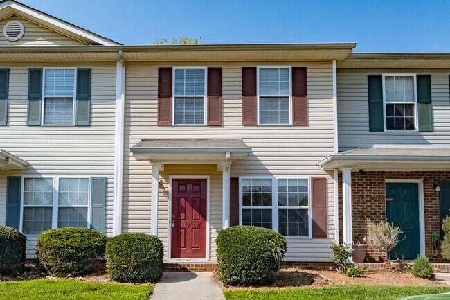 Foto del edificio - Private 2BR Townhome with Two En-Suite Bathrooms