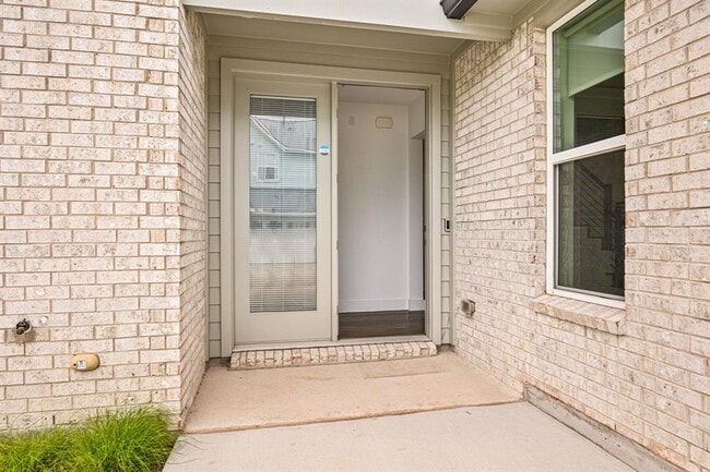 Building Photo - 2409 Simond Ave