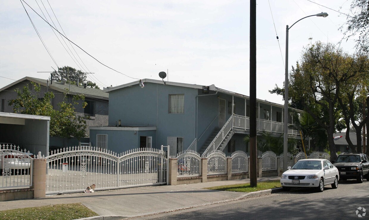 Building Photo - 5518 Everett Ave