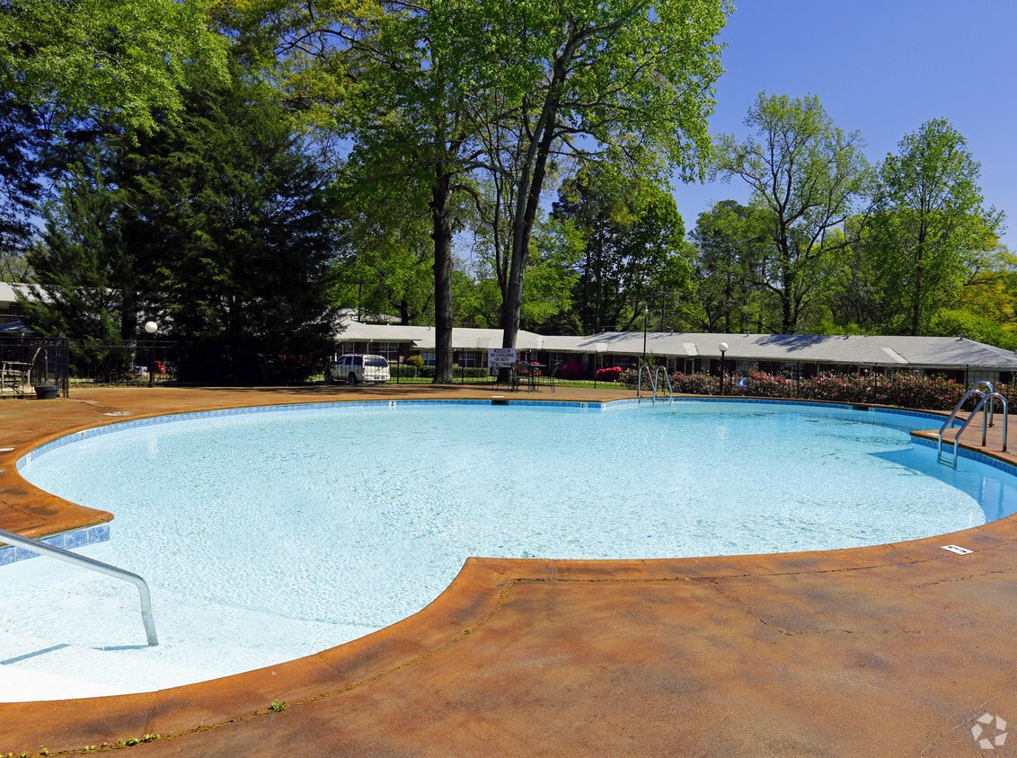 Resort-style pool! - Chastaine Park Apartments
